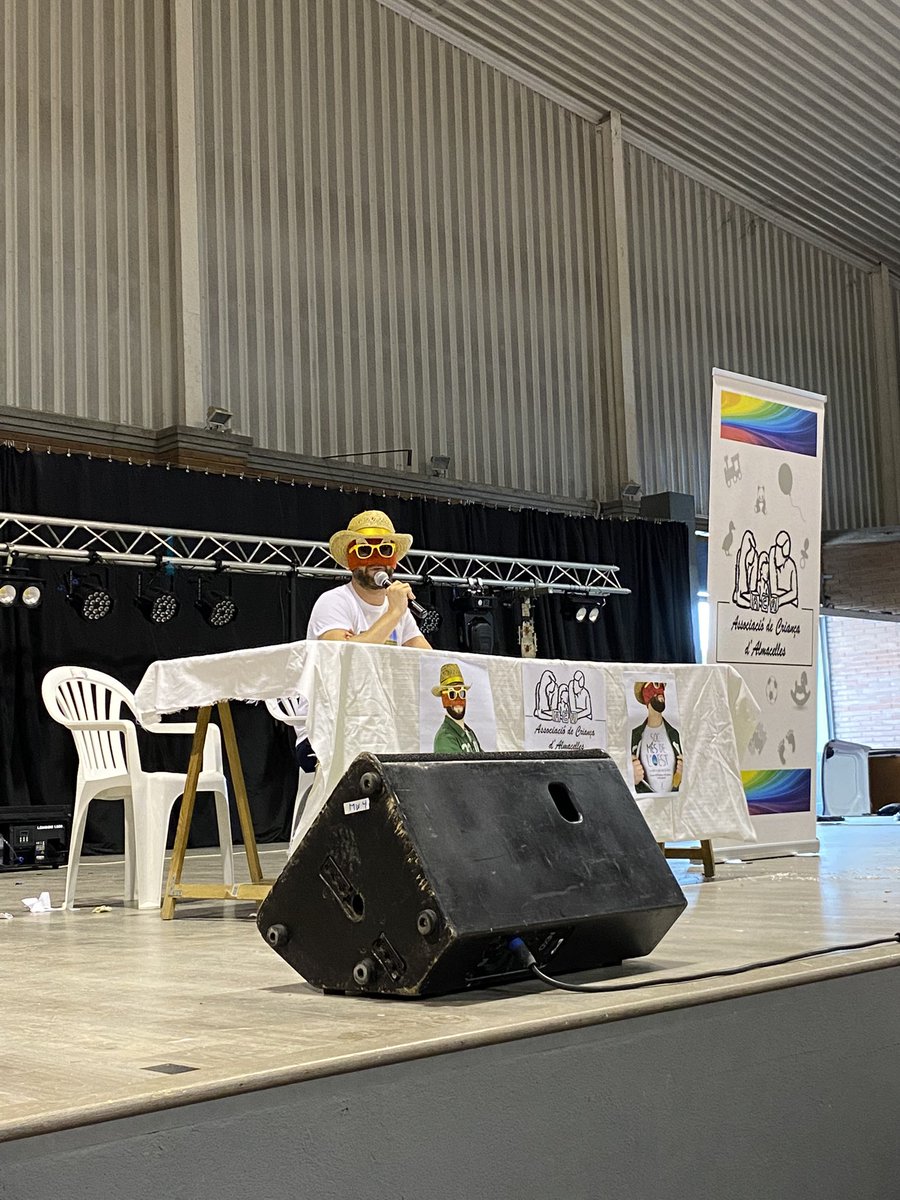 martinajustribo's tweet photo. Acte que va comptar amb la presentació dels llibres del Sr. Postu de Lleida! #postureiglleida #socdeloest #postullibre https://t.co/JXLa1mXucE