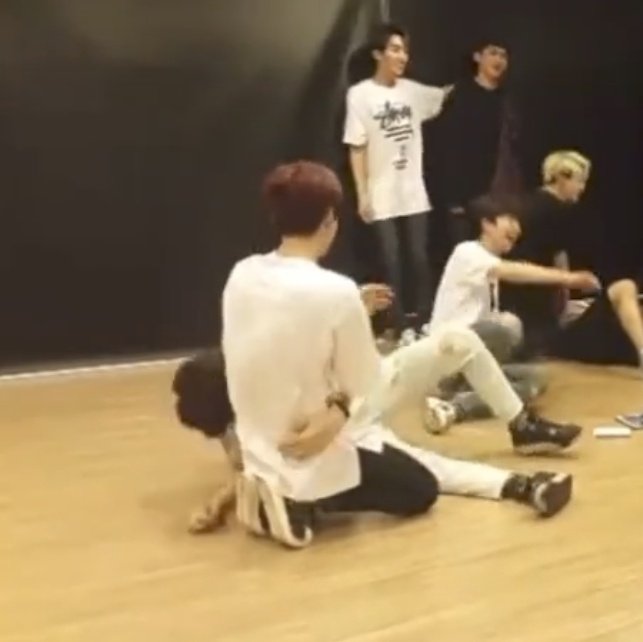 굳이... 안고싶었구나 그 틈에