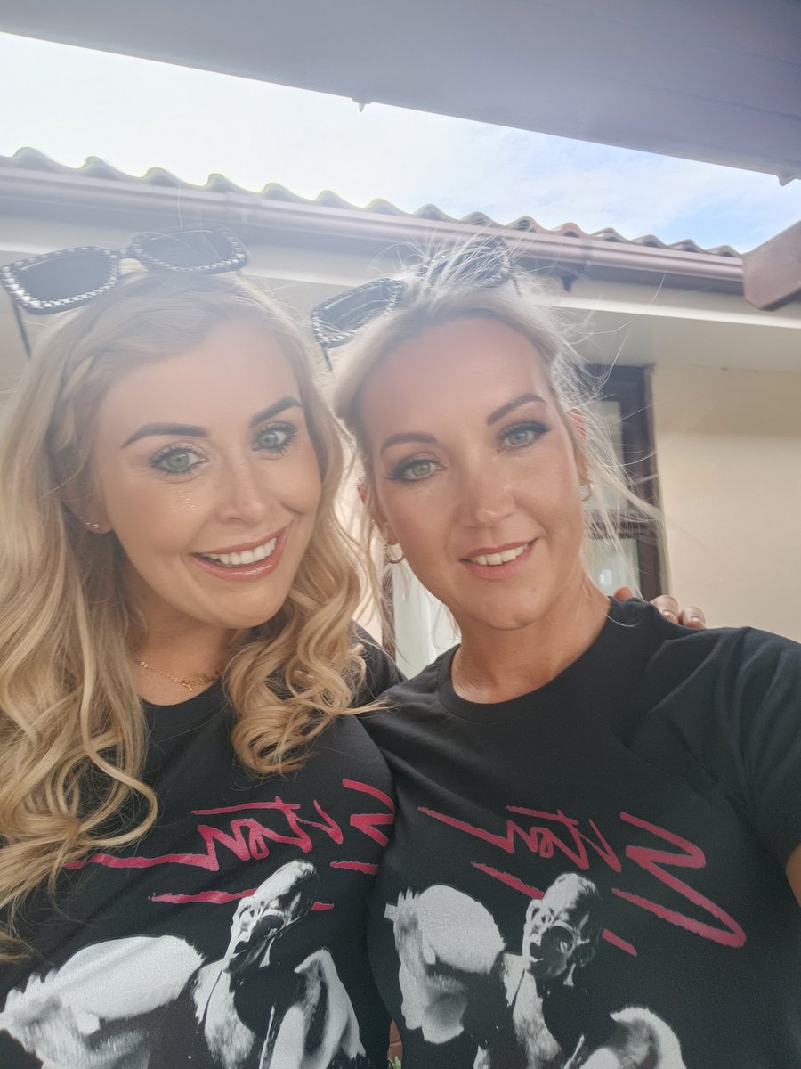 ShellLouise10's tweet image. What a beautiful day to have off work ☀️😎..  we are Elton ready ✌️🌈🎊