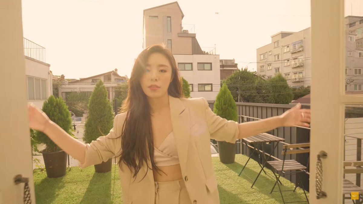 IreneLe64629830's tweet photo. #Wow #thankU #beautiful song, beautiful voice, beautiful dance
#WheeIn #Performance Video|#KianaLede - #Title @KianaLede
🔜https://t.co/PrkCZWqZPd
#LEGO #1M #DancerWheein #AceWheein
#휘인아안녕
#휘인 #輝人 #フィイン #丁輝人 #JungWheein #정휘인
#THEL1VE #마마무 #MAMAMOO #ママム https://t.co/bNzpbV77pA