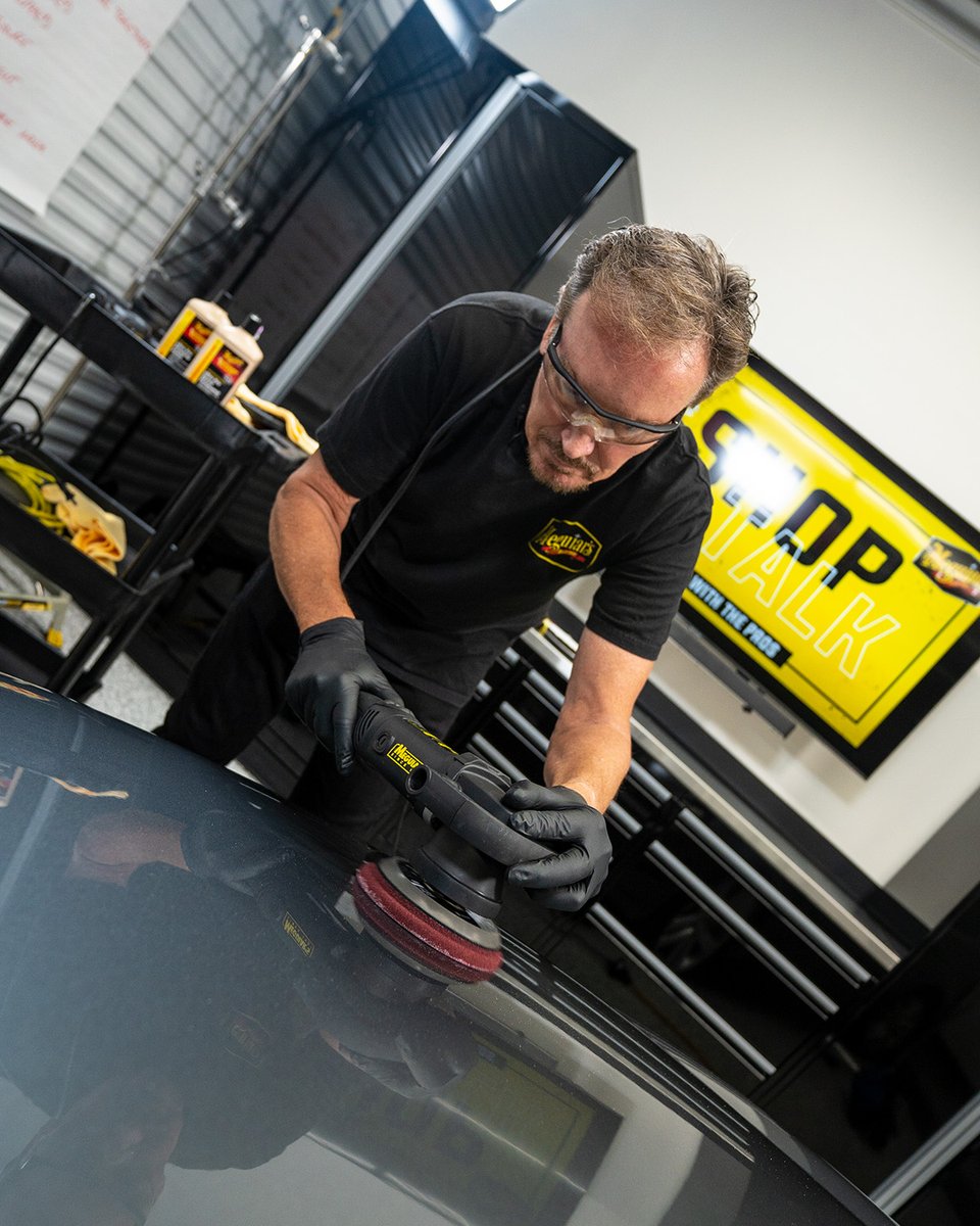 Meguiars's tweet photo. What’s your favorite combination of Meguiar’s products?
M110, M210, M27, is pretty amazing, especially by DA polisher!

#polish #polishingcompound #mirrorglaze #procompound #meguiarsprofessional https://t.co/WLziAqdk84