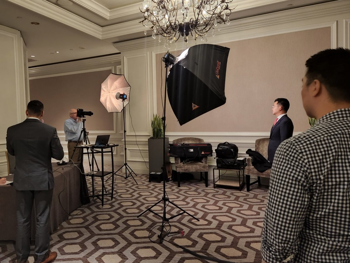 test Twitter Media - Need an up-to-date photo for your LinkedIn profile? @GittingsStudios is offering complimentary professional headshots for all of today's candidates until 1:00 pm. #VLCF22 https://t.co/0AwknTyV8B
