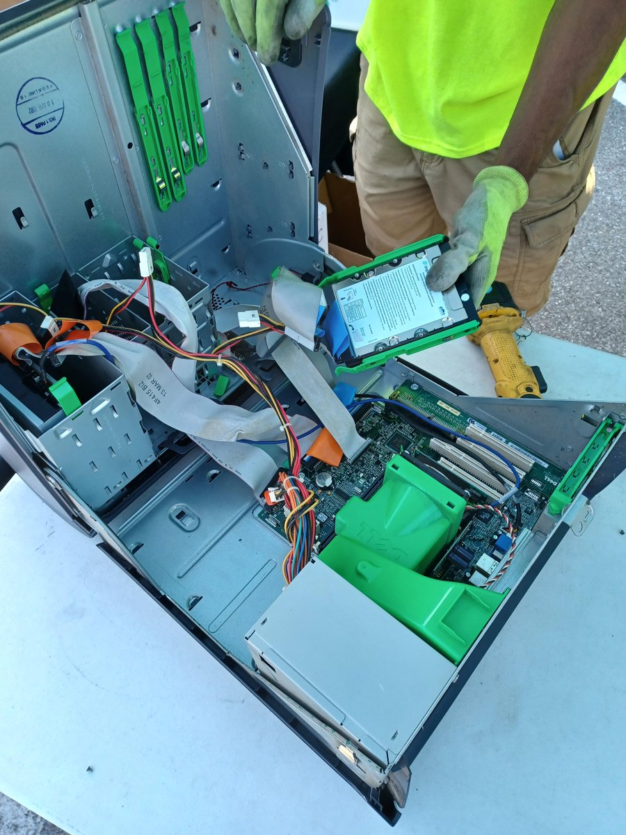 Yesterday Quicksilver spent the day collecting hundreds of electronics for recycling at the WTOG CW44 television station. Please check out the video here: ow.ly/If0q50JAiF4