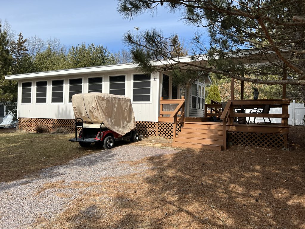 HolidayShoresWI's tweet photo. Thinking of staying with us all Season? Check out our Seasonal Camping Sites For Sale! Now booking appointments. Click the link below to see them all! To schedule, call (608) 254-2717 or send an email to holidayshoresresort@gmail.com
https://t.co/x8HMqlaZ8S
 #holidayshores https://t.co/IvMcLrAUzx