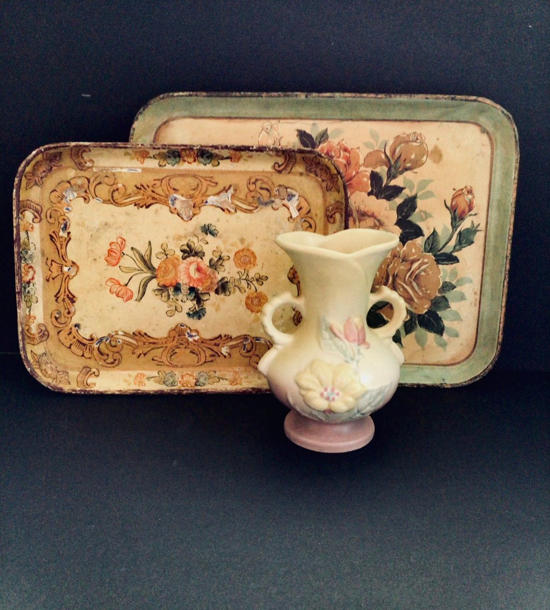 jarmgirl's tweet photo. Boho Distressed Tray Set Alcohol Proof Japanese Paper Mache Vintage Shabby Chic Ornate Floral Design https://t.co/BRrV9Etb4g #yellow #green #entryway #bohemianeclectic #bohotrayset #distressedtrays #bohemiantrays #alcoholproof #japanesetrays https://t.co/QvjSqTlXV3