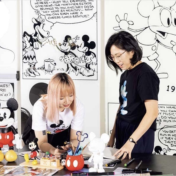 UNIQLOPH's tweet photo. In this issue, we're featuring Disney's iconic mascot, Mickey Mouse! Check out 12 different takes on Mickey's iconic pose chosen from over 120 designs for UT’s Mickey Stands collection! https://t.co/KkgmHRtk4q
#UniqloPH #UniqloUT #LifeWear #WearYourWorld #UTMagazine https://t.co/geR7MBiCG0