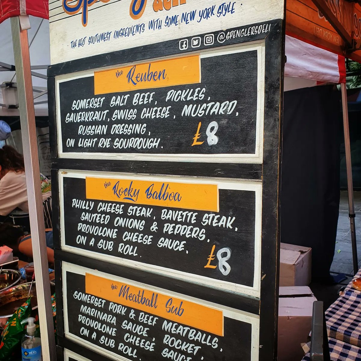 TonySmithChef's tweet photo. Sun is shining and a busy lunch time @FinzelsReachMkt. The fantastic @SpenglersDeli never disappoint with salt beef, mustard and pickles. Made extra awesome bumping into the beautiful @SophieB_Events and having a nice little natter! #suportlocal #markets #fridaymorningoff https://t.co/CWNruOej8W