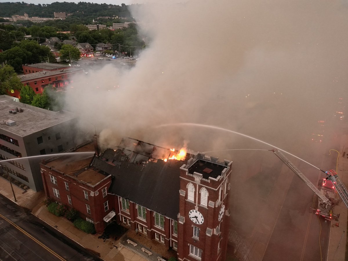 AHarrisonTV's tweet image. Recognize this guy? That bike? That hat? He is a person of interest in the Highland Park Baptist Church fire. @wdefnews12  📸 @ChattFireDept
