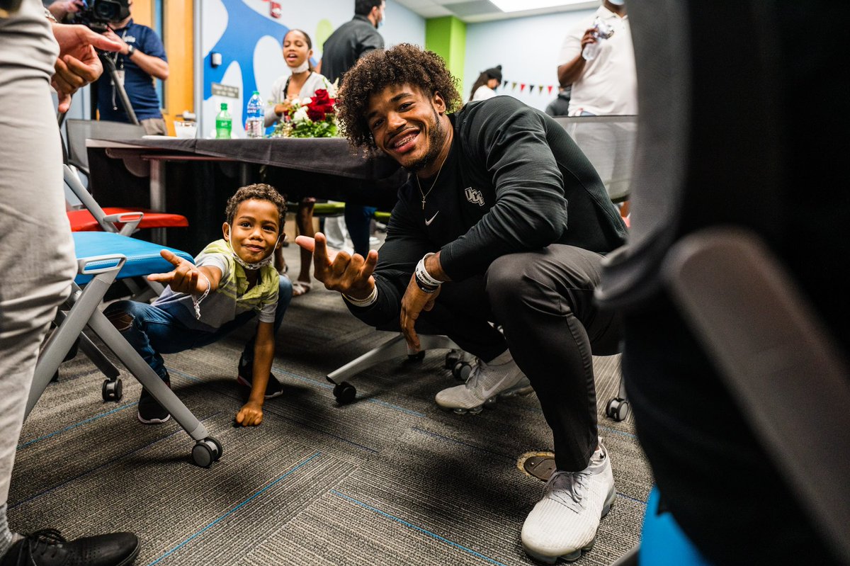 UCF_Football's tweet photo. Wholesome content 🥹

Thank you @APHospital for having us! https://t.co/FgTzN9VeT2