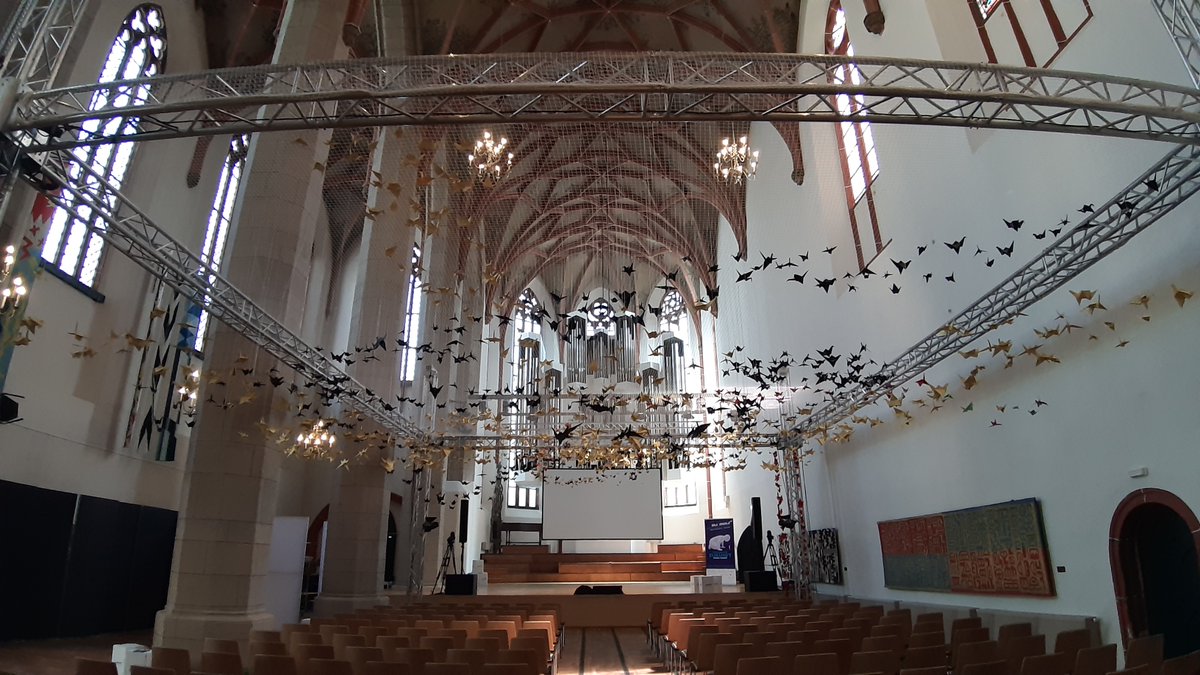 IckeBernd's tweet photo. #Halle 
Besuch in der Ulrichskirche !
Hier haben die #Hallenser
sich nach Aufruf von #Silbersalz
an dem Kunstprojekt Origami  Kraniche
beteiligt . Eine Erwähnung der beteiligten
sozialen Einrichtungen wäre wünschenswert
gewesen ! https://t.co/EUfFSJKPLg