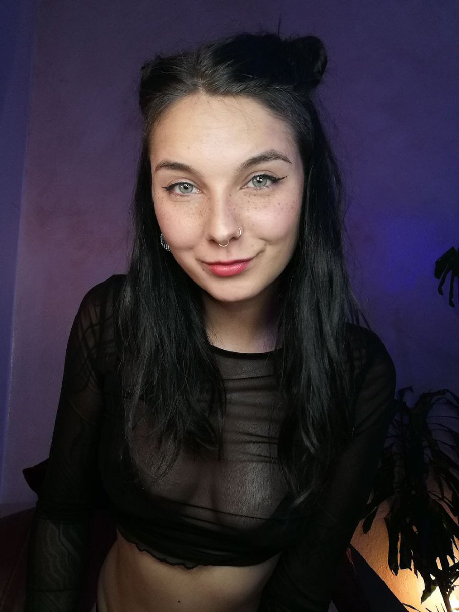 Kiakeeper1's tweet photo. I'm finally live! 🖤
https://t.co/YgsJ6HloLv https://t.co/Wp0ChjUaMY