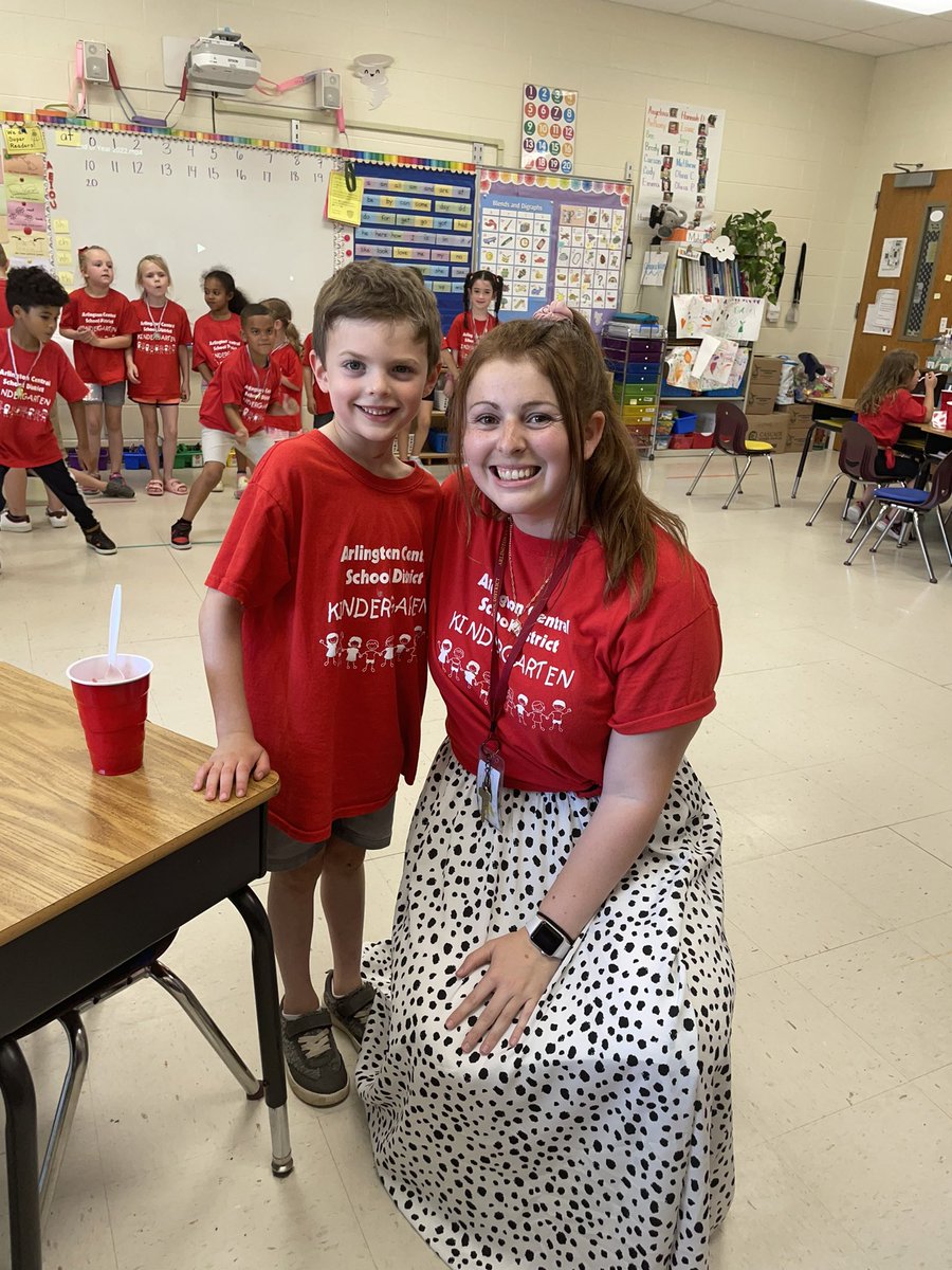 Thanks <a href="/MissHichak/">Lauren Hichak</a> for making this the best year of Kindergarten we could ask for. ♥️