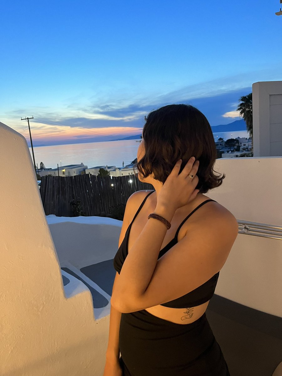 Mmarissaluna's tweet photo. I wanna go back to glowing in Greece https://t.co/Hu6ngW8WuD