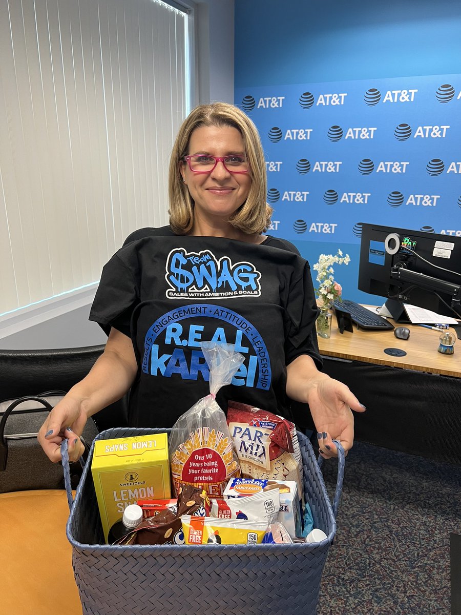 keroninc's tweet image. More goodies!!!! And this time some local flaves! THANK YOU to #kARtel and #TeamSWAG for the tees and treats!! The peanut chews won’t make it past my ride home today! 😋😳#shoplocal #OHPAtreatsyaright #unstOHPAble