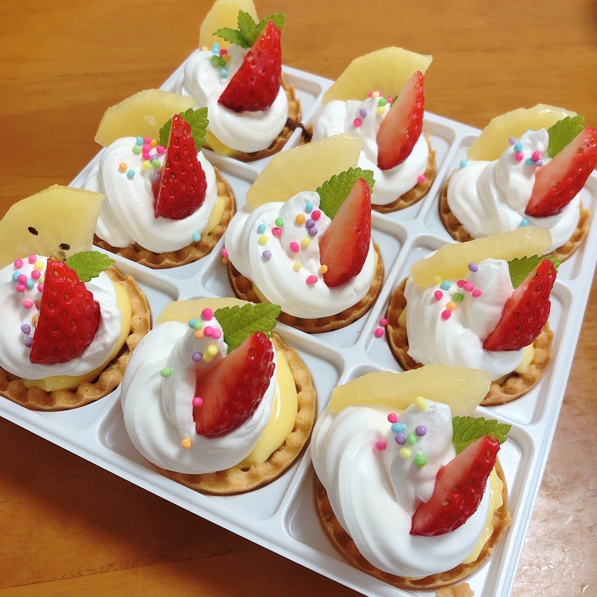 0818Miko's tweet photo. 久しぶりに作ったケーキ
メッセージチェコプレートって売られてないよね？
仕方ないからこれで… https://t.co/sN0RFlcQ9r