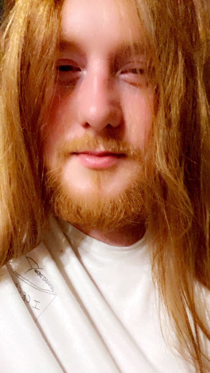 CopperCab's tweet photo. Before and after taking Psilocybin mushrooms.

The biggest physical effect it’s had on me seems to be the restoration of my hair follicles... In the past 12 hours my hair has fully regrown and it’s already down past my shoulders. https://t.co/4NV1PxeK0h