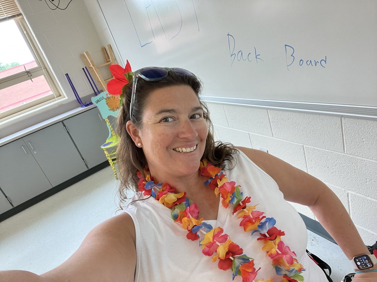 todayiwillteach's tweet photo. 7th grade team ready for “beachin” instead of “teachin.” https://t.co/JUQN5rAf3t
