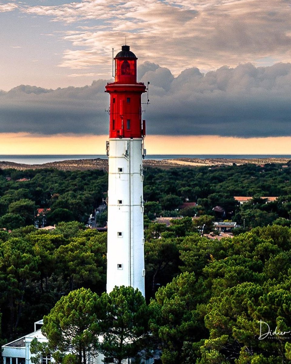 Phare du Cap ferret
-
📸repost @vivrelebassin
you can see more photos visiting their IG gallery
.
.
.
.
#capferret #france #bordeaux #france #aquitaine #visitfrance #gironde #sun #like #voyage #pharecapferret #white #red #phare #travel #nouvelleaquitaine #sea #boat