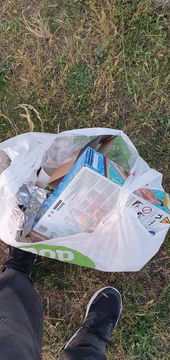 Leoserver's tweet photo. Another evening clearing up the #bowthorpe marsh nature reserve. It beggers belief how people can leave all this behind in such a special place. Even found a disposable BBQ, burning under a tree @NorwichCC @EnvAgency https://t.co/3xXNO2qtUS
