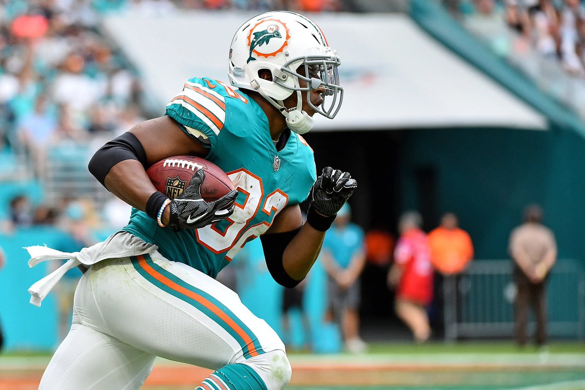 MAKE THROWBACKS PERMANENT🐬 tweet media