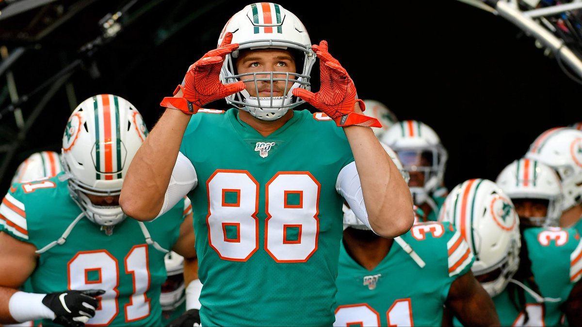 MAKE THROWBACKS PERMANENT🐬 tweet media