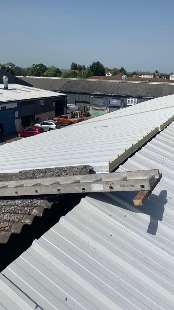 FirstFixGroup's tweet photo. #rawreth #essex #stripandresheet .
#scaffold up . Day 4 &
Second half of the #roof almost on . https://t.co/lPugmevdvW