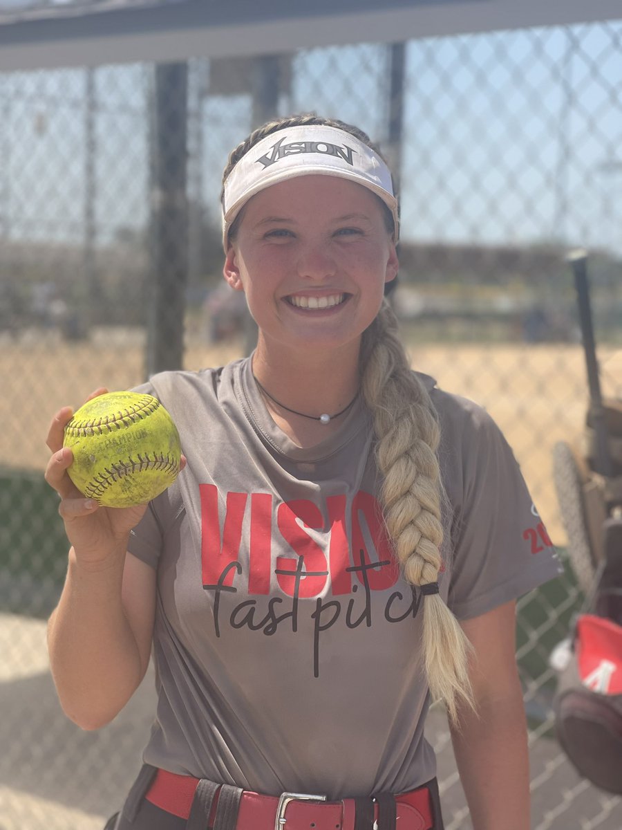 KinleyBrand's tweet photo. Thank you so my to my defense for helping me achieve a perfect game!! I couldn’t have done it without @amiacarr2024 ‘s diving catch at first💪🏻 @18uVisionElite @SNUSoftball @CoachFullerPitt @Team1_fastpitch @ReddiesSB @Coach_Maples @ExtraInningSB @CowgirlSB @VisionArkansas https://t.co/JNkbO91Des