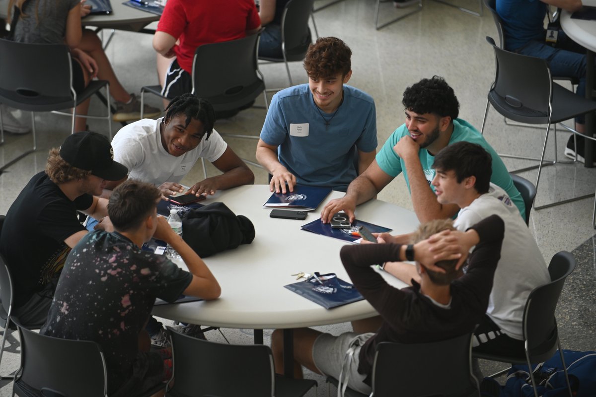 DominicanU's tweet photo. Welcome to the Class of 2026! Thanks to all the incoming freshmen who attended the first Student Orientation, Advising, and Registration (SOAR) program of the summer. We are so excited to have you join the DU community! ⭐️⭐️ https://t.co/QG2hJU29gw
