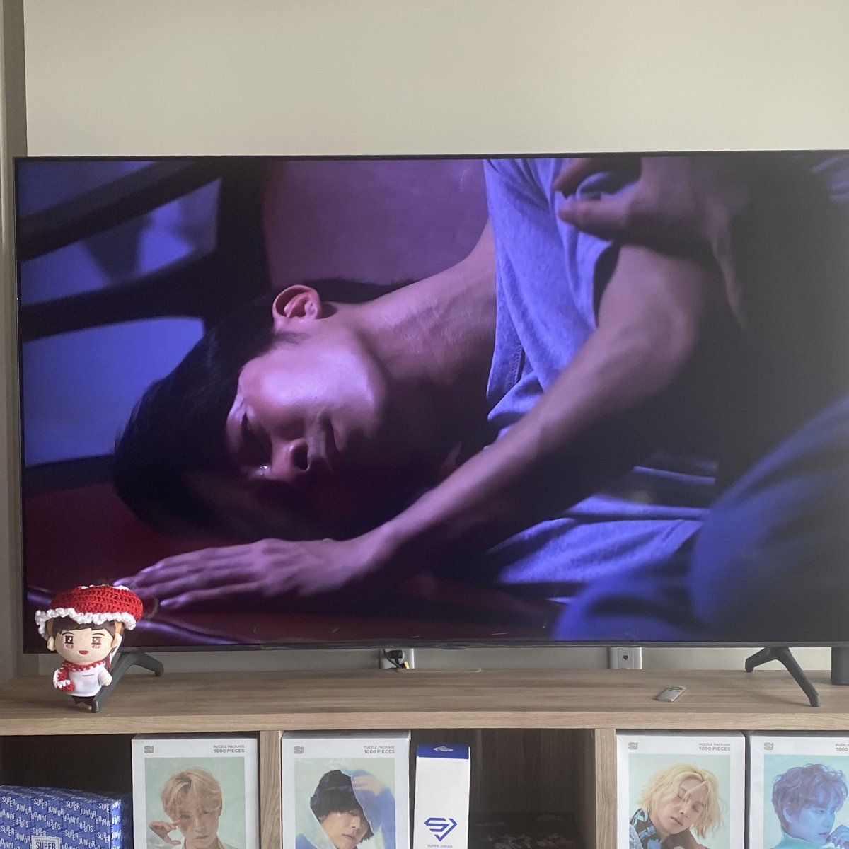 nene_sd's tweet photo. Please give my man back his man 😭😭. He is innocent 😩 #DearDoctorSeries #DearDoctorEP12 #DearDoctorFinalEP https://t.co/l7MFUEla3T