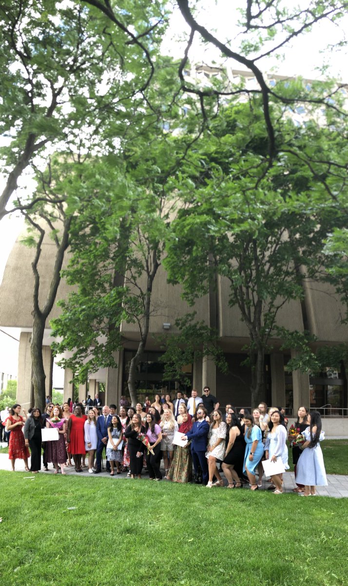 Congrats to #oisegrad2022 #uoftgrad2022 on a blustery Toronto day w/our newest teacher education graduates &amp; <a href="/OISEAlumFriends/">OISE Alumni & Friends</a>.