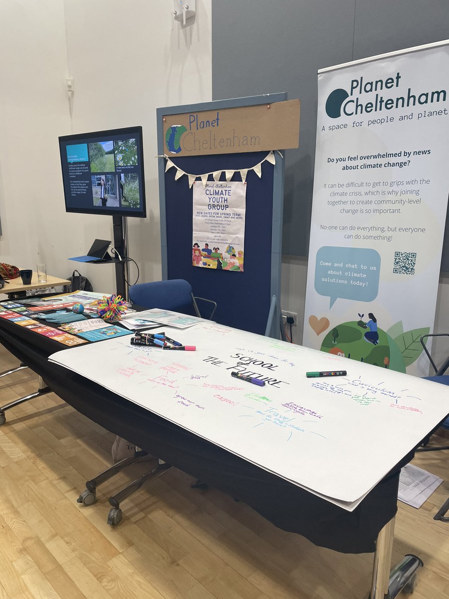 PlanetChelt's tweet image. We had a great day with @CheltEduPart at @uniofglos @UniGlosSustain collecting even more ideas for a ‘school of the future’! Great to chat to @CheltenhamBC @GoldenValley_UK and all the schools and pupils 🌍♻️🌱
