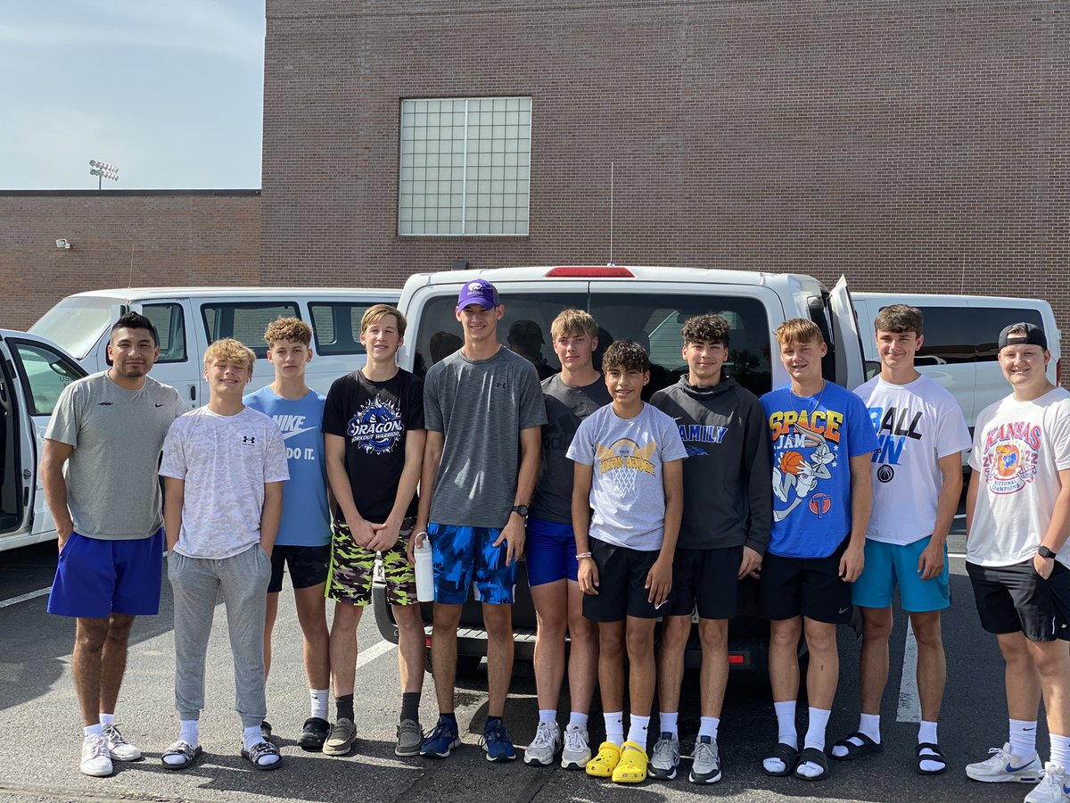 TIS_MensBB's tweet photo. Our Boys Are Ready For Camp! #HalsteadDragons #Family #RockChalk https://t.co/k5NHAoElkN