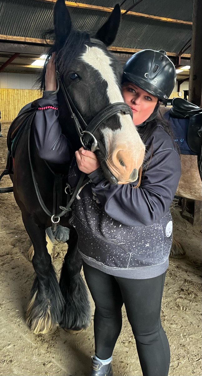 acgee21's tweet photo. This BIG lady was in fresh form tonight going Buckaroo on me on the canter! Thank goodness I stayed on 🤠😂 #Horses #EquineTherapy #Horsepower ❤️ https://t.co/JQ5EdDt33B