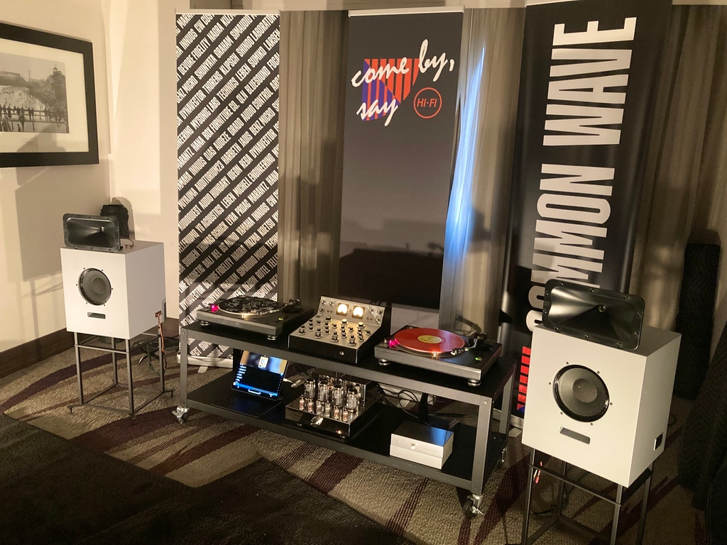 onlyattheshow's tweet photo. Another incredible @CommonWave_HiFi room at T.H.E. Show Long Beach CA 2022.

#THEShow #records #vinyl #rpm #music #audio #audiophile #highendaudio #highend #hifi#hifispeakers ⁠⁠#loudspeakersystem #commonwavehifi #theshow2022 #vinylcommunity #hifi #listening #nowplaying https://t.co/DTPw0Rd0zx