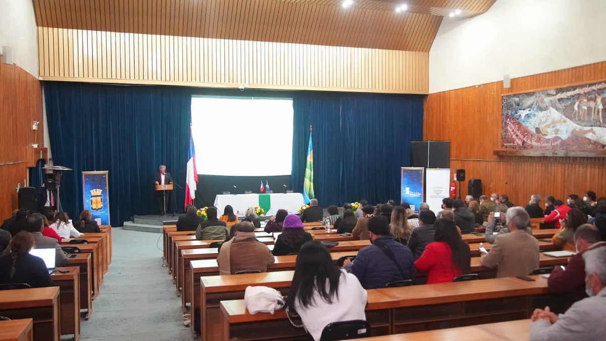 Rafael_Vera's tweet photo. En #LaSerena, entre la @MuniVicuna @AguasdelValle y la @amunicipioscqbo organizamos un seminario sobre el recurso hídrico, un gran espacio de participación y de diálogo sobre una problema que tenemos que solucionar a corto plazo. https://t.co/sBl3wA7Az9