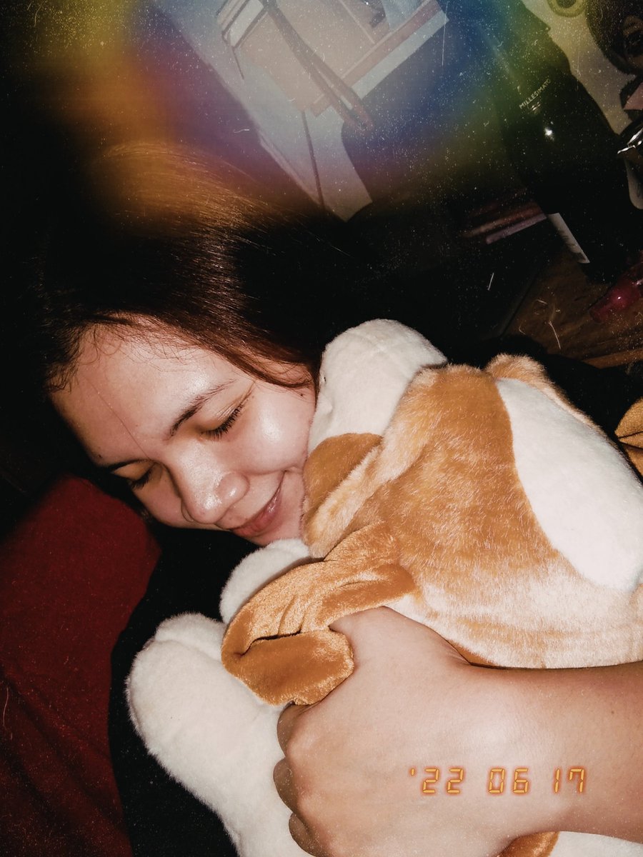 rifthmq's tweet photo. grand rents just sent me smth to cuddle when I miss them 🥹😭💞 https://t.co/RtV1QHc1J6