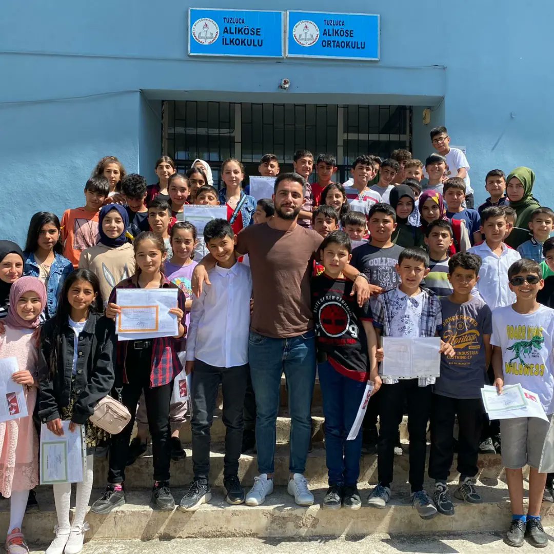 Hayırlısı ile bir senenin daha sonuna geldik 🌸❤️ #KarneGünü