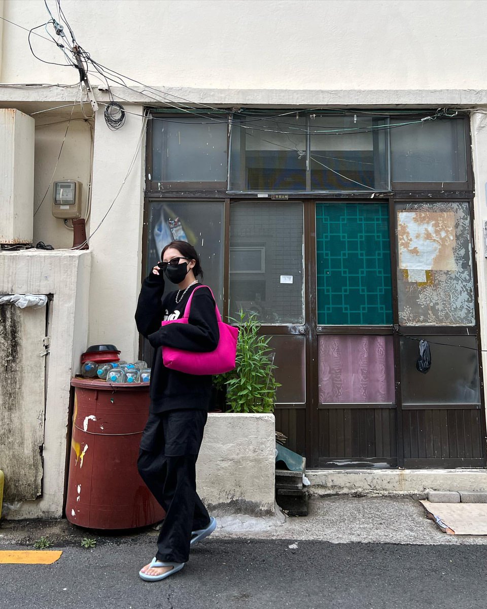 Within my notion of fashion, comfort is always prioritised before anything else. ;)