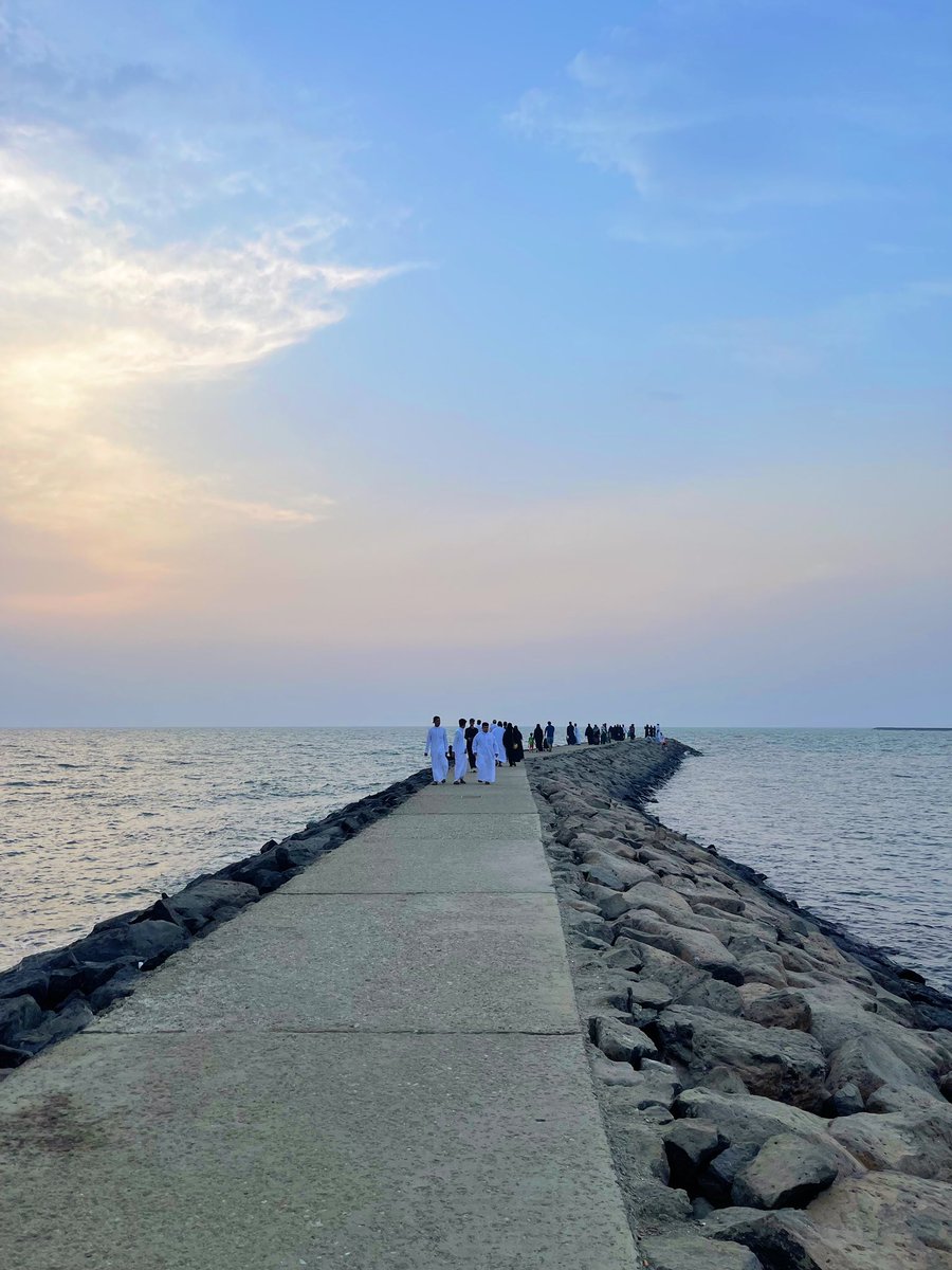 "عسى أن تجد الطمأنينة ممرًا إلينا رغم الخوف الرابض على مداخل القلب و مخارجه"