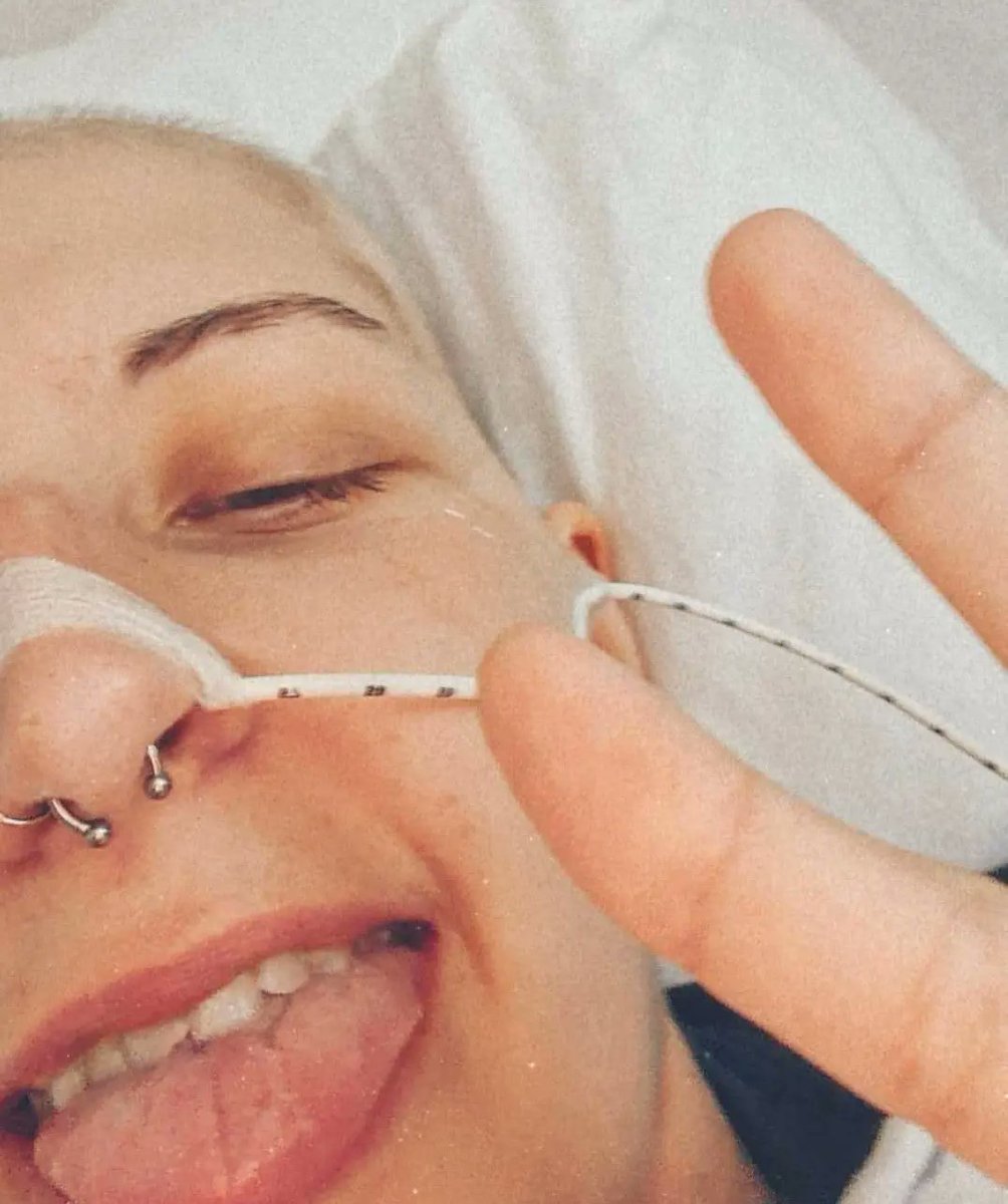 ptrmnn's tweet photo. one year ago today i was diagnosed with hodgkin's lymphoma. one year on i'm still here and cancer free ❤️ https://t.co/DS1zMfPKsW