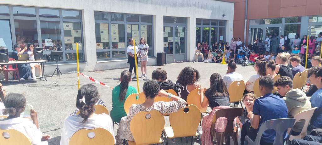 ReimsRep's tweet photo. Magnifique fête du collège, les talents des élèves ont ravis le public
Merci aux parents pour les goûters https://t.co/OrRLXsB80p