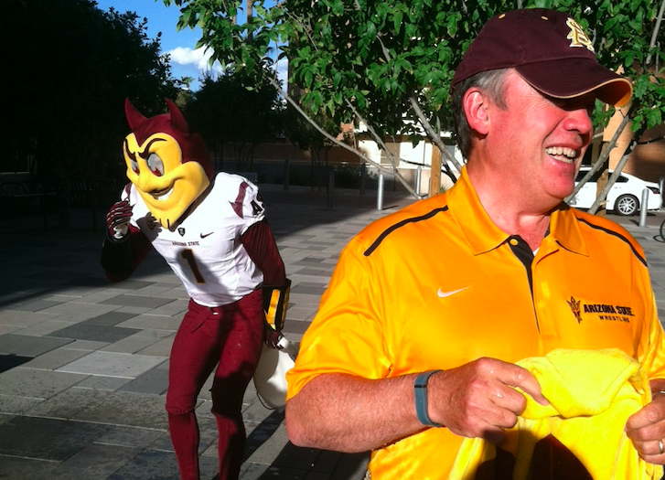 michaelcrow's tweet image. Wishing this handsome (and occasionally mischievous) Sun Devil all the best on #NationalMascotDay!           🔱⬆️@SparkySunDevil