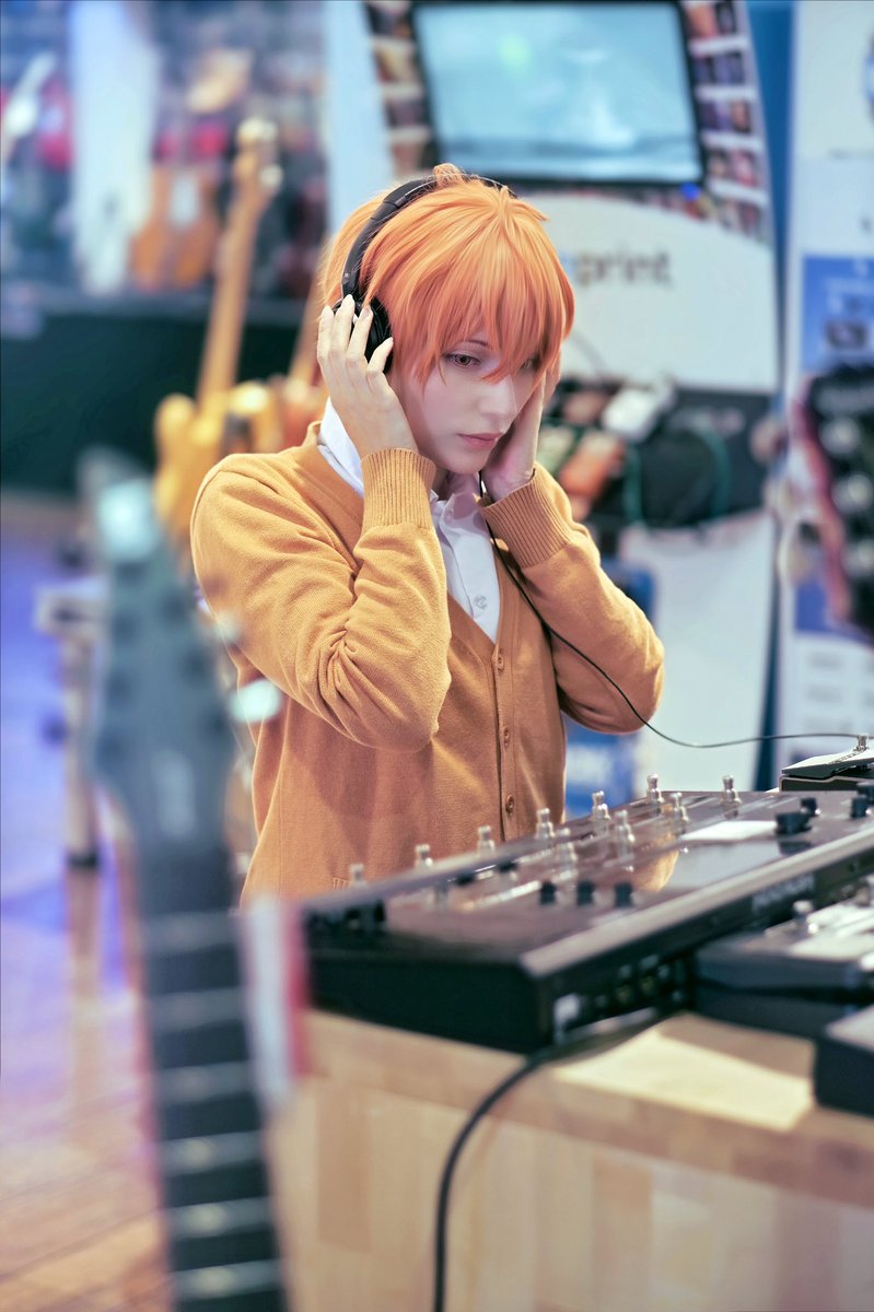 Mafuyu Sato 🎸 would you come to the guitar shop with me ? 🥰
#ギヴン