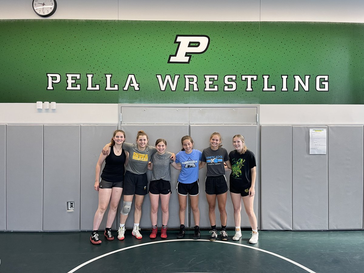 Yesterday clinic went extremely well! We had quite a few that had to leave early for another practice before the pictures, but thanks to all for showing up and making this a priority!