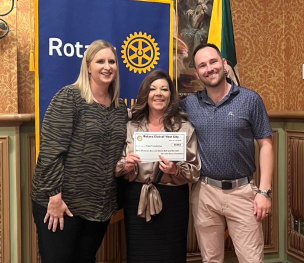 AngelFndnFL's tweet photo. We are so thankful to the Rotary Club of Ybor City for their generous award of $1,000 for the Foundation Angel Program. These dollars will be used to help families like Sandra's cover her electric bill for two months while she undergoes chemotherapy and is unable to work. https://t.co/CidaMtaEx3