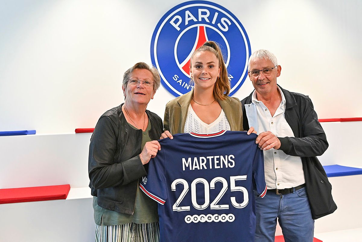 I am very excited to announce this news about the next step in my career! So happy and proud to start this new adventure in Paris and to be part of this incredible team and club 🙌🏼🇫🇷 
#ParisSaintGermain #PSG #AllezParis