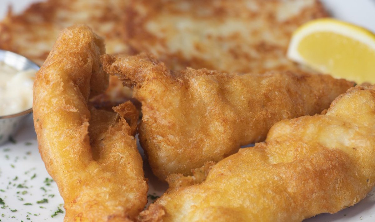 Sandras_WI's tweet photo. Choose the road that leads you here🙌
.
We are open from 11 am to 8 pm on Father's Day, June 19th!⭐
.
📲 https://t.co/QGg6CwmEcY 😊
.
🎣 Fish Friday            
.
#SandrasOnThePark #WisconsinEats #WisconsinFoodie #MilwaukeeEats #ThingsToDoInMilwaukee #FishFryFriday https://t.co/70vkratAgp