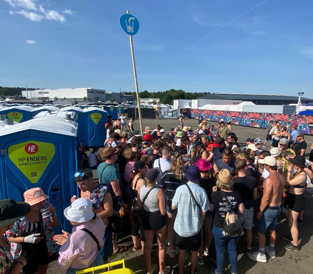 Top Sound 🎸🤘🏼 Geniales Wetter 😎☀️ Doch massiv zu wenig Trinkwasserstellen 🥵🫠💦 <a href="/southsidefstvl/">Southside Festival</a> #Optimierungspotenzial #LetsRock