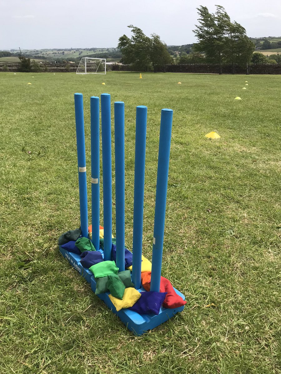 MrColley_SI's tweet photo. Improvising……. bean bags as weights for the stumps at a very windy @DacreBraithwai1 #thereisalwaysasolution #primary #harrogate https://t.co/s5pfPPsuhb