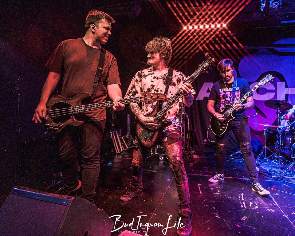 DearlyDOfficial's tweet photo. Thank you, St. Paul!!! 🤘@AmsterdamBar651 was so sick! 

📸: Bud Ingram Lile https://t.co/ipusS61PxX